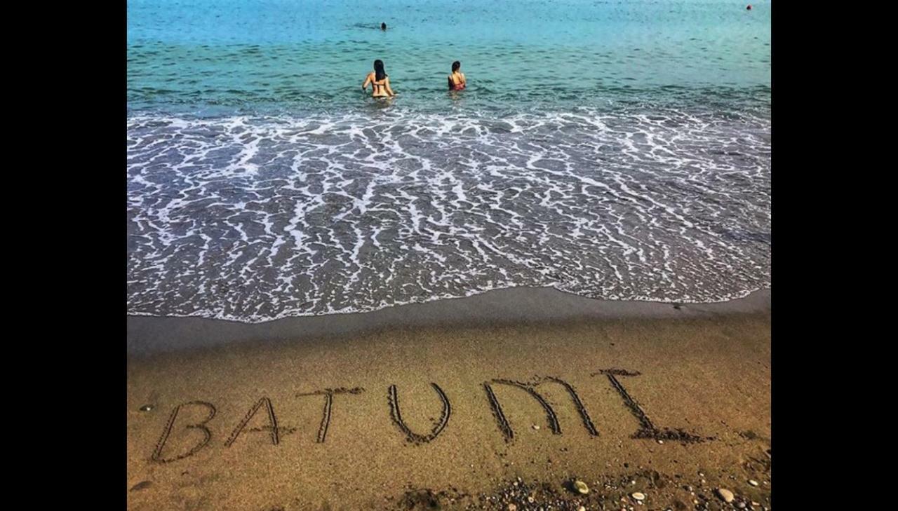 Apartments By The Sea Batumi Esterno foto
